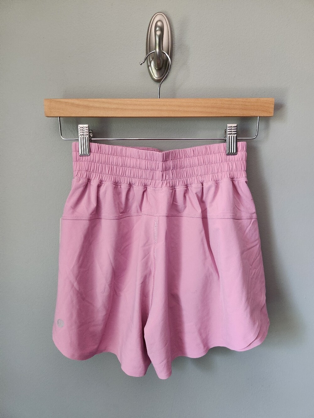 Lululemon Shake It Out Run Shorts 2.5" Pink Size XXS NWT - Picture 3 of 10